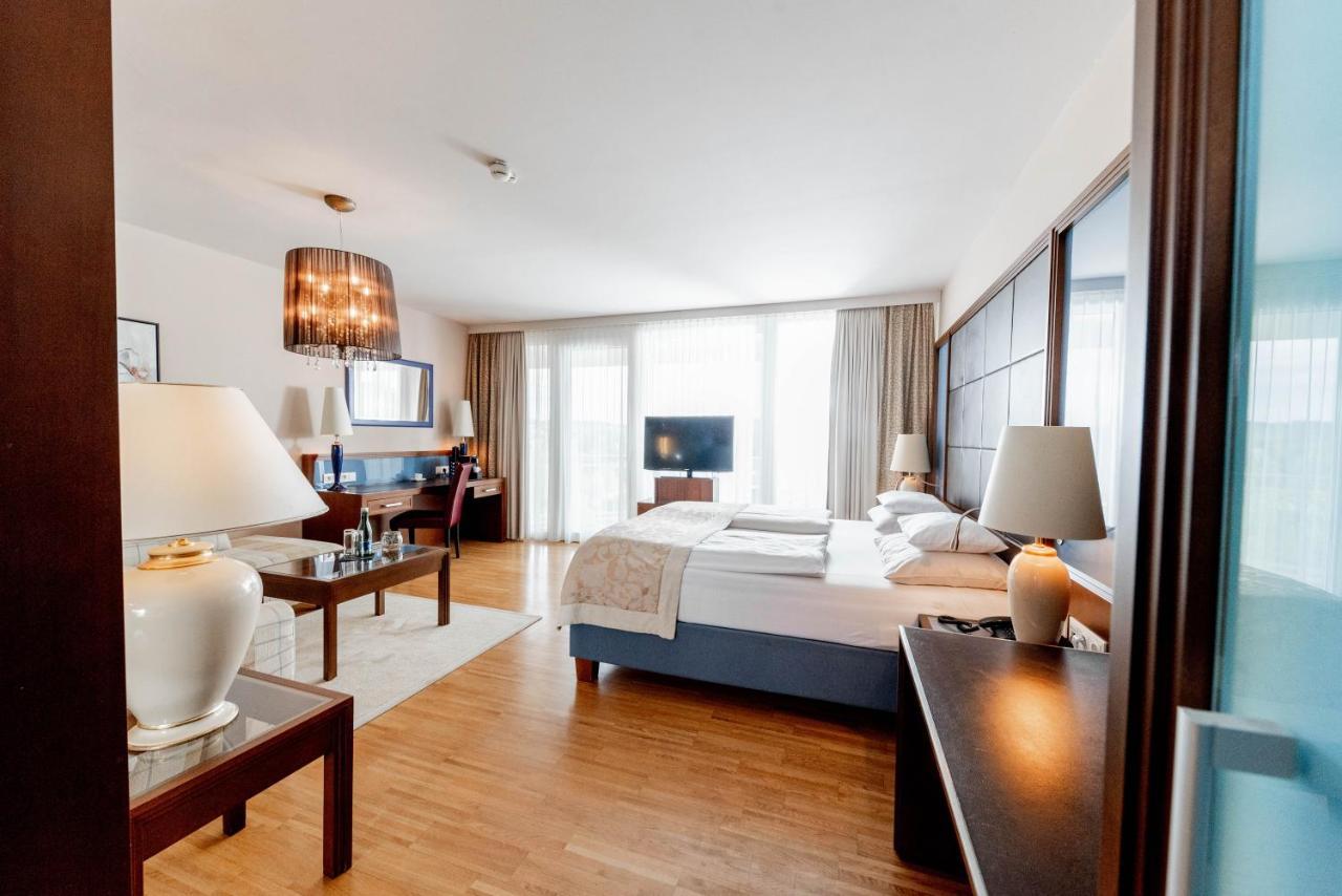 Avita Resort บัด ทัทซ์มันน์สดอร์ฟ ภายนอก รูปภาพ